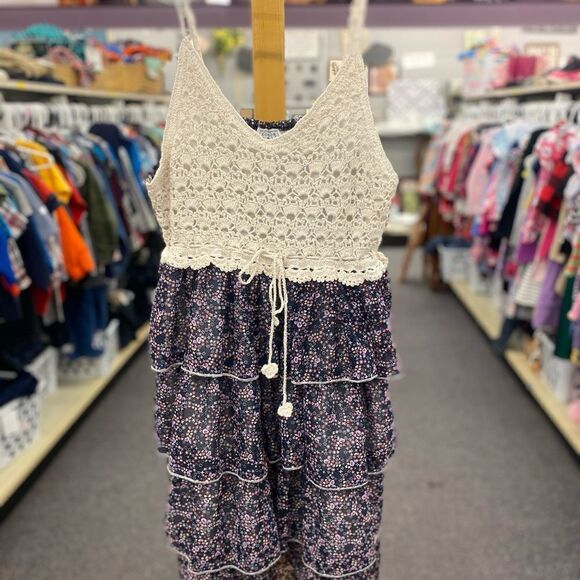 Keren Hart Ladies M/LG Blakc and red Floral Dress - Picture 7 of 7